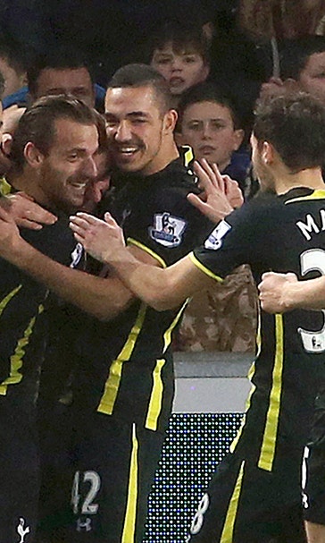 Eriksen strikes late as Tottenham capture three points at Swansea